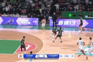 白给的不要？吉林外援毕格柏反击空篮上丢 自己抱头也很懊恼