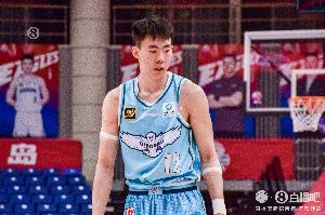 稀碎！段昂君41分钟7中1仅得2分3板3助1段 落后7分被直接抢断