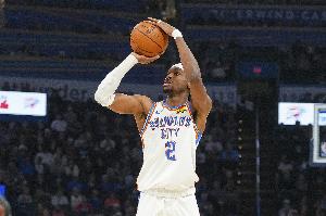 亚历山大成NBA历史第8位连续60场砍20+球员 比肩大帅乔丹科比KD
