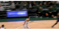 生猛怪兽！字母哥连续撞飞芬尼-史密斯 一次2+1一次造犯规！