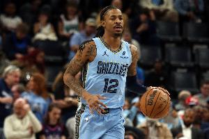 😭难顶联盟第一的火力！莫兰特半场11中8砍26分！灰熊落后18分
