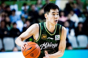 能投能造杀伤！郭昊文首节2记三分拿到10分1助 罚球5中4