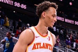 攻防俱佳！丹尼尔斯12中10砍下22分7板7助3断1帽 正负值+25