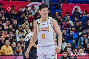 打得还行！张宁半场8中4拿到11分2板1助