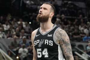 效率炸了💥马穆凯拉什维利出场不到20分钟狂砍34分 NBA历史第一