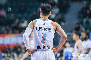 挺全面！高诗岩8中3拿到11分4板7助 罚球4中4