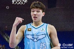 统治攻防！杨瀚森16中8拿下22分15板3助3断3帽 正负值+30