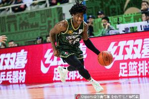 这外援猛得很！肯德里克-戴维斯16投12中&罚球18中15砍43分6板9助