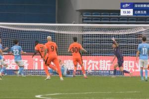 处子球！奥斯卡点射被扑+补射破门，玉昆1-0领先新鹏城