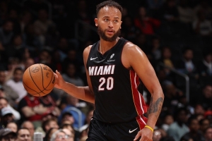难挽败局！李凯尔32分钟10中5拿到12分14板3助