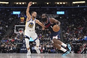 HoopsHype评常规赛奖项：约基奇最佳关键球员&哈登三阵&阿门一防