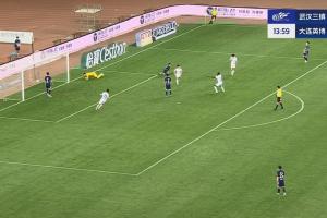 毛伟杰中超处子球！英博1-0领先