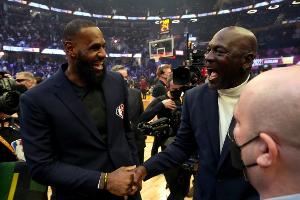 Ronnie谈2K最强球员：96乔丹、15老詹、02鲨鱼、16库里或09科比