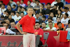 苏群：互联网时代人人发言扩大负面影响 郭士强都成史上最差教练