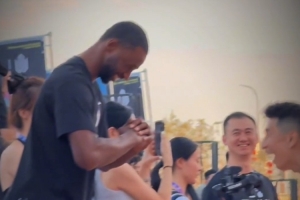 新赛季NBA赛场见😍篮球博主张照洋给维金斯教庆祝动作