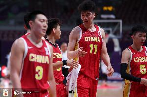 媒体人：中国男篮真的好起来了 我们正在从低谷里往上爬了