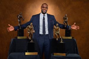 记者评21世纪至今各大奖项：詹姆斯包揽MVP 最佳防守球员最佳新秀