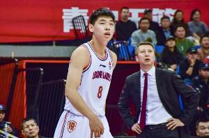 2年前广州男篮核心班底如今各奔东西 崔&焦加盟广东 陈盈骏赴北京