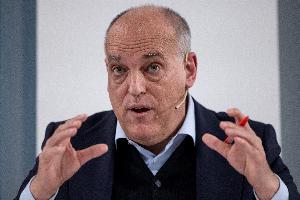 特巴斯：欧足联和比利亚雷亚尔球迷都支持海外办赛，但仍有人抗议