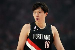 小杨和女友吃夜宵被喷！媒体人：姚明那时要有自媒体会不会也被喷