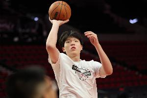 徐静雨：杨瀚森在G联盟表现得像打CBA 展现出了久违的从容与扎实