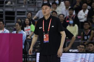 杜锋：新赛季有很多新球员加入 希望他们能感受到广东球迷的热情