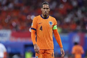范戴克FIFA年度最佳球员投票：1-萨拉赫2-登贝莱3-努诺·门德斯