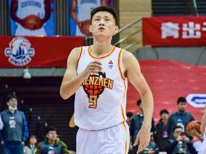 力战旧主！周鹏替补25分钟8中5拿到14分 三分7中4