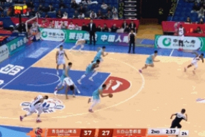 行云流水！韦瑟斯庞抢断助攻赵嘉义反击暴扣