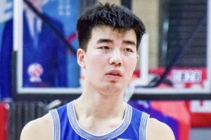 刘维伟：几位国产内线进攻端加起来只有2分 防守端被法尔所限制