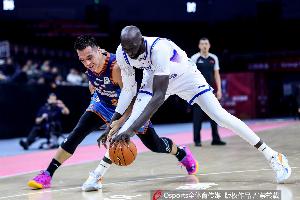 高度压制！法尔6中6贡献18分10板 罚球9中6