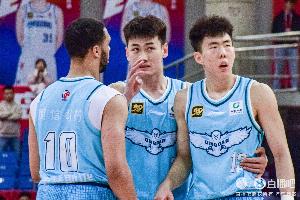 但凡你俩多中个三分！段昂君三分失准8中1 王睿泽三分8中2
