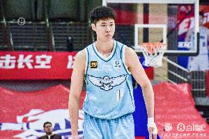 给我背好锅！赵嘉义失空位绝杀三分 全场三分仅10中2