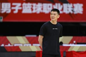媒体人：眼前的这支辽篮走的走退的退 一个时代就这么过去了