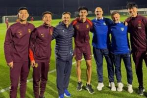 师徒再聚首！前广州球员与卡纳瓦罗合影，曾一起夺2019年中超冠军