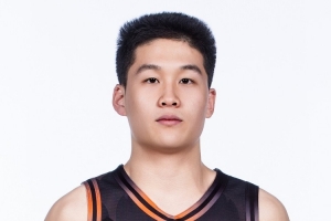 媒体人：高诗岩鲍威尔轮休是巧合 王证有成为顶级三分射手的潜质