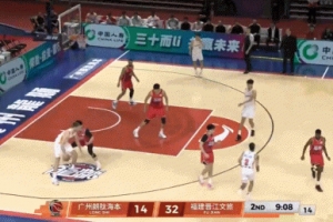 不愧是状元！杨曦皓空切单臂隔人劈扣 随后大帽托马斯！
