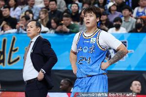 好好总结一下！赵睿关键两罚全丢 10中4拿到10分4板11助