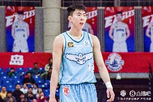外线神准！段昂君13中9拿到26分4板 三分9中8