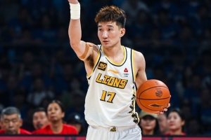 不太行！孙铭徽仅8次出手 得到10分1板6助影响力不足