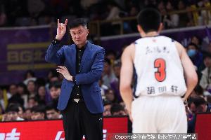 这是全靠外援打呗？广东半场拿30分 外援合砍25分&国内球员仅5分