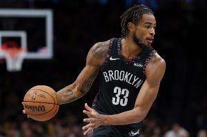 克拉克斯顿：我们是NBA球员 不该输得这么惨 必须想办法解决问题