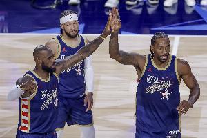 小卡：很高兴萧华选我递补进入全明星 这就是主场球迷想看到的