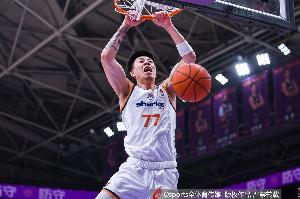 3次扣篮还都不错！张镇麟半场出战9分钟 4中3拿到6分1板1助1断