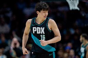 杨瀚森：希望自己变得更能跑能跳 书豪：跟这些NBA球员跑跳真是难
