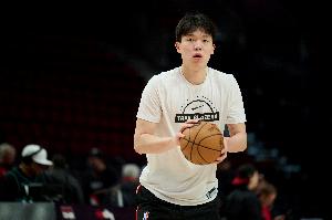 持续输出！杨瀚森篮下接球勾手还有 本节已3投3中