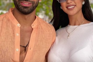 埃及艳后😍！埃及选美小姐得主与两大“法老”合上影了