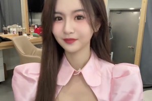 女主播炼炼：最近感受~新球迷长见识了，NBA真好看🥰