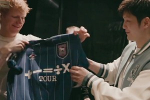 黄老板和樊振东打乒乓球被无情“打脸”😂