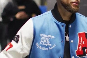 库里歪头杀！勇士们赛前抵达球馆 谁穿搭最时尚？